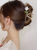 Acessório de cabelo detalhe floral