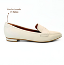 Mocassim Feminino detalhe correntaria