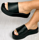 Sandália metalizada