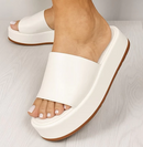 Sandália metalizada