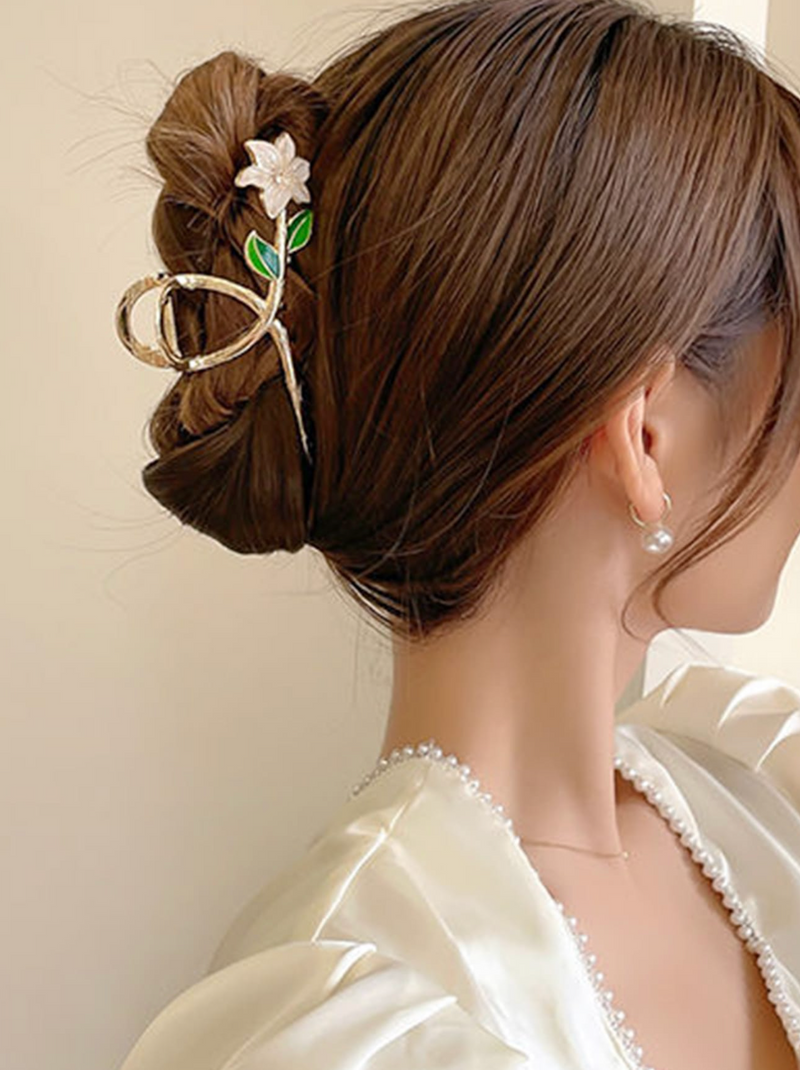 Acessório de cabelo detalhe floral