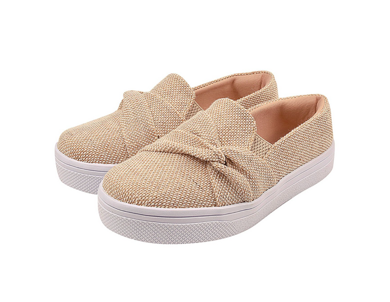 Calçado feminino com detalhe transpassado