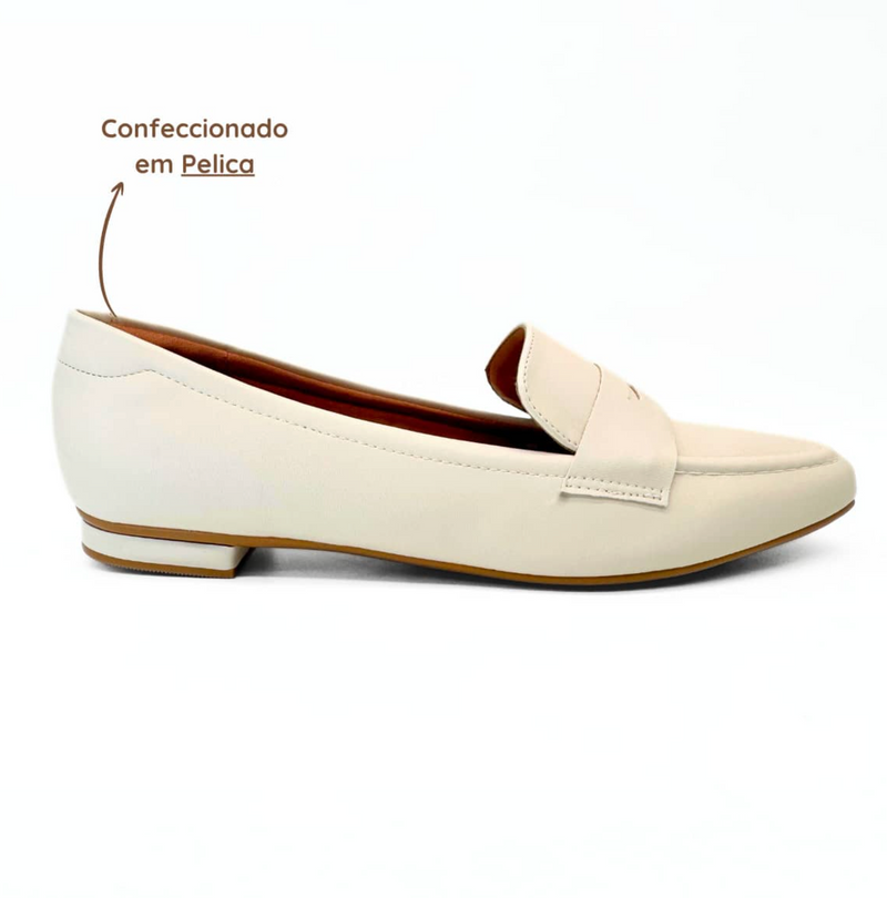 Mocassim Feminino detalhe correntaria