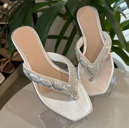 Chinelo pedraria luxo