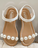 Sandália detalhe pérola