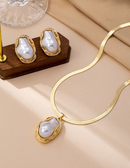 Conjunto de colar e brincos Pérola