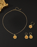 KIT | Colar Pingente de Flor Dourado, Brincos