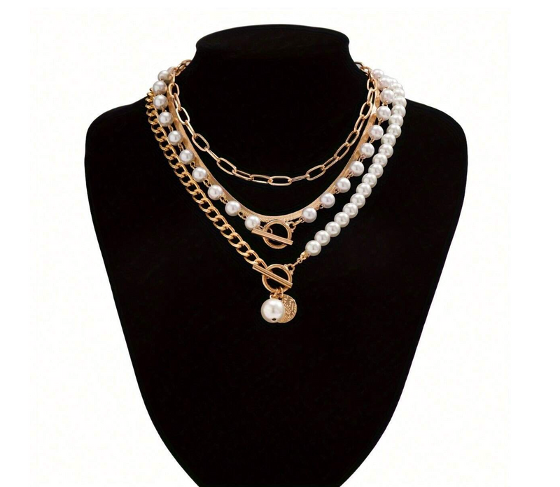Colar com pérolas (4 peças)