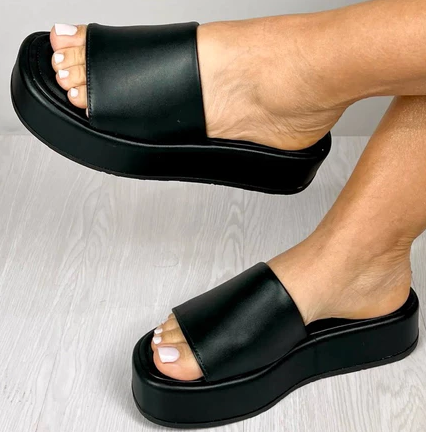 Sandália metalizada