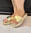 Sandália metalizada